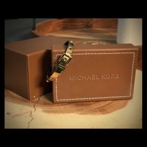 Michael Kors Gold Plates Buckle Bracelet